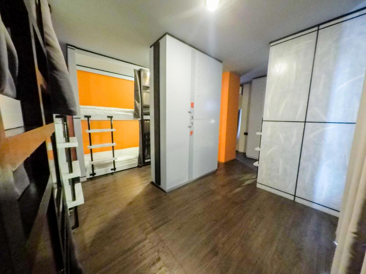 Abraham Manila - Located In Central Makati (Adults Only) Makati City Zewnętrze zdjęcie